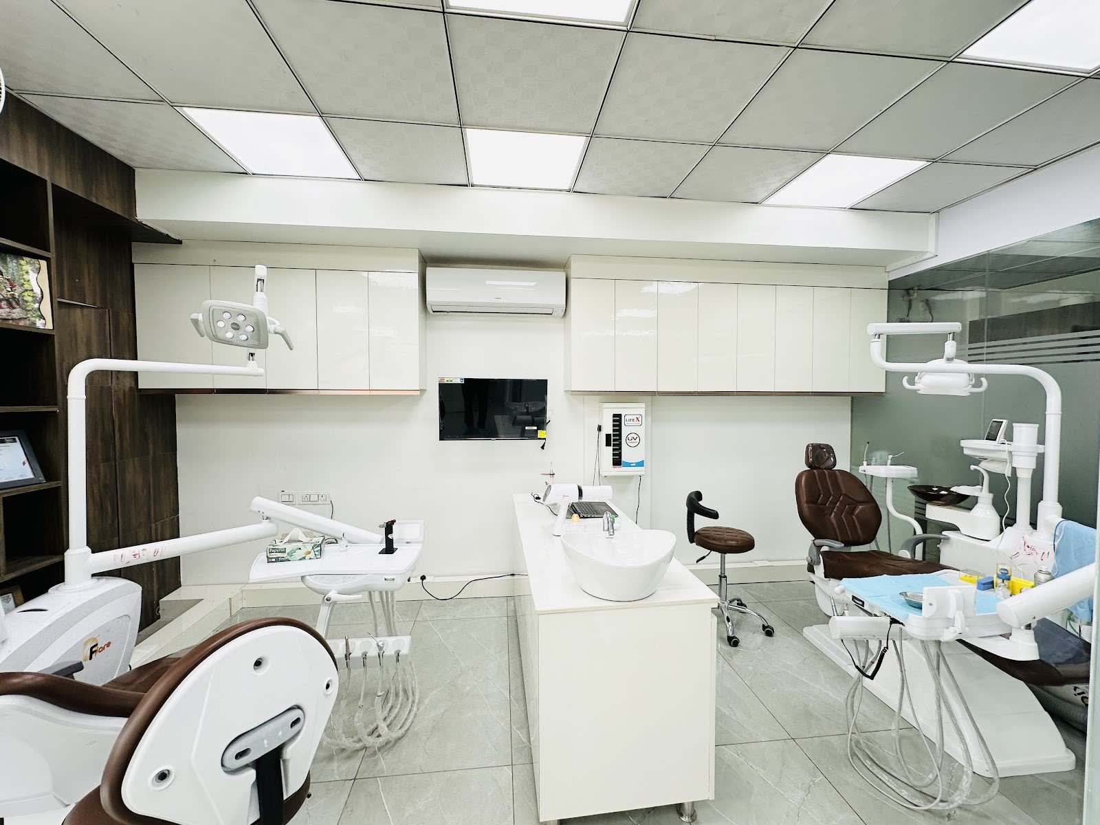 The second dental operatory at Denz Aesthetics